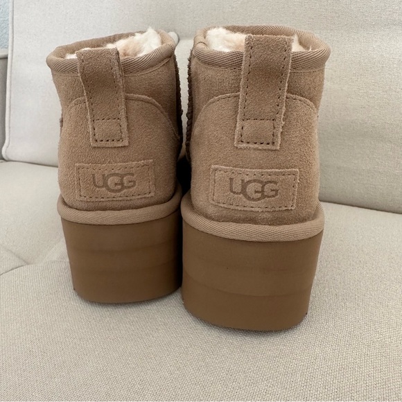 Sand platform uggs - Picture 2 of 2